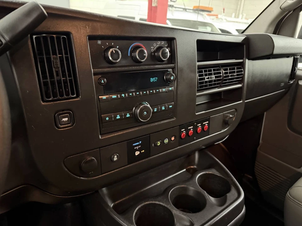 2015 Chevrolet Express - Image 16 of 21