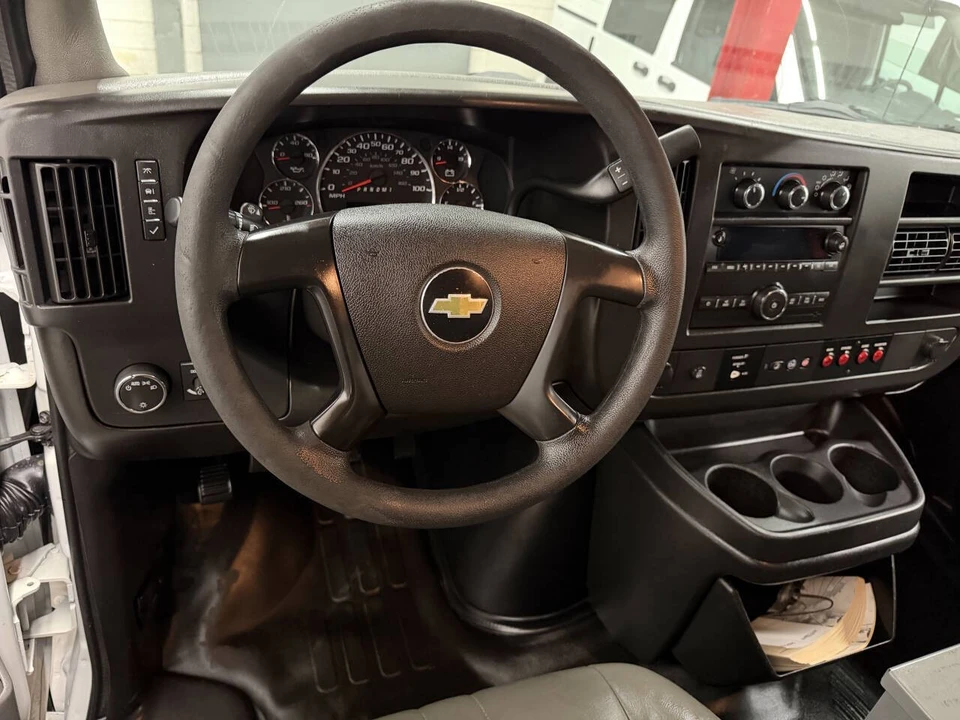 2015 Chevrolet Express - Image 9 of 12