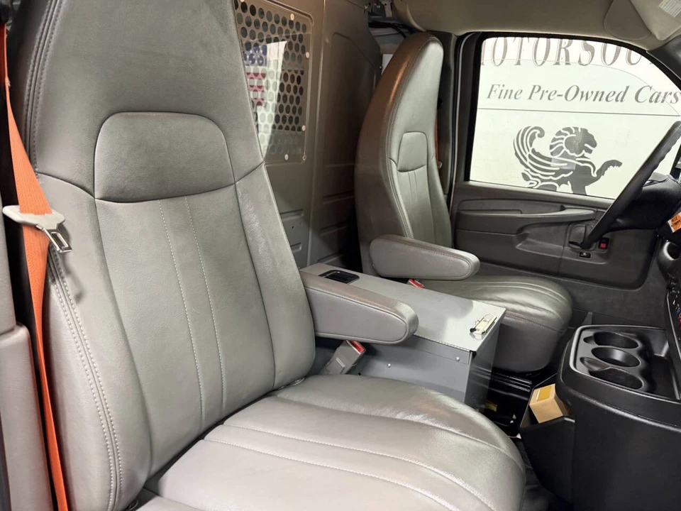 2015 Chevrolet Express - Image 14 of 21