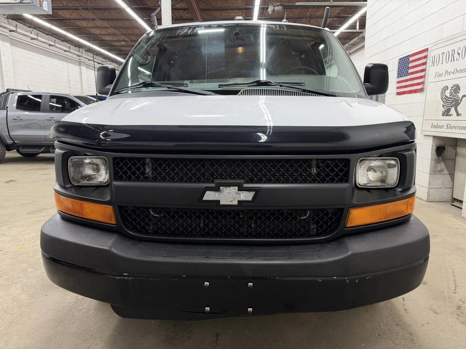 2015 Chevrolet Express - Image 10 of 12