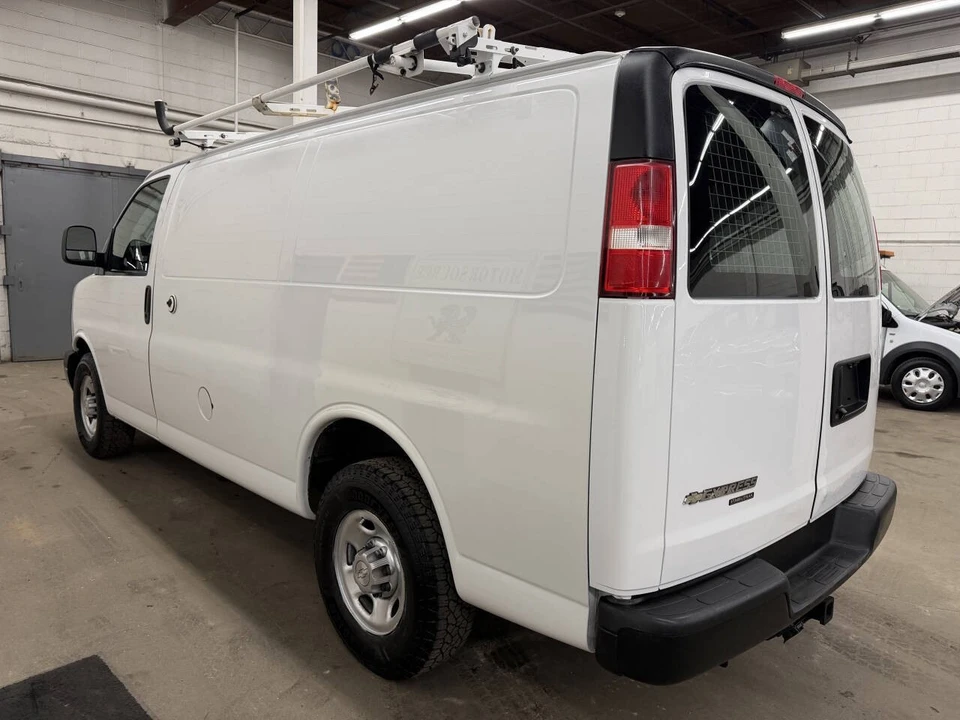 2015 Chevrolet Express - Image 4 of 12