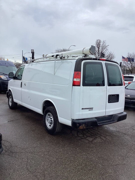 2015 Chevrolet Express - Image 7 of 21
