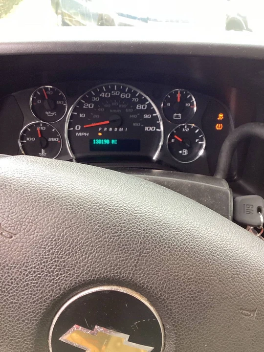 2015 Chevrolet Express - Image 20 of 21