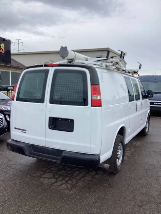 2015 Chevrolet Express - Image 9 of 21