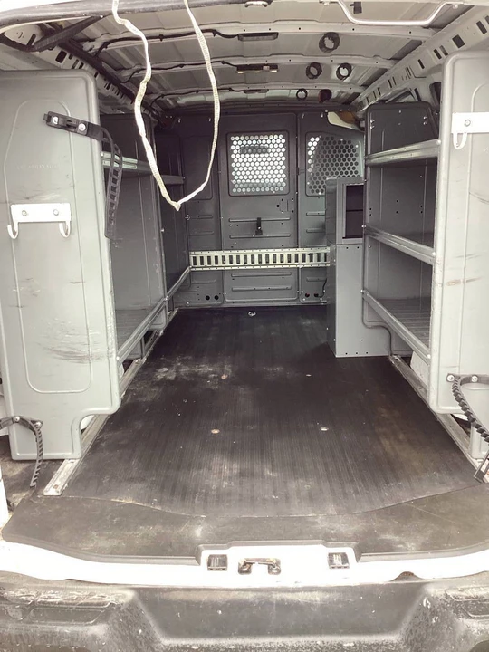 2015 Chevrolet Express - Image 15 of 21