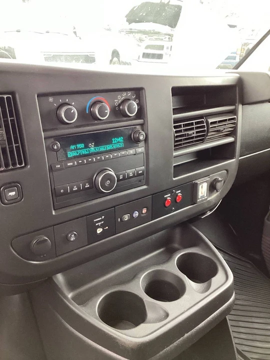 2015 Chevrolet Express - Image 21 of 21