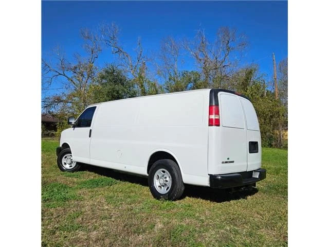 2015 Chevrolet Express - Image 2 of 12