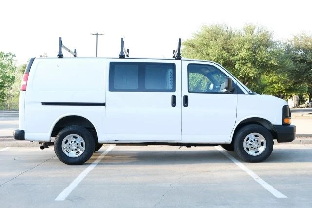2015 Chevrolet Express - Image 12 of 21