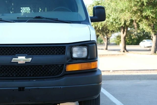 2015 Chevrolet Express - Image 6 of 21