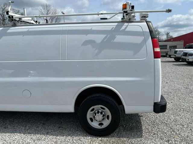 2015 Chevrolet Express - Image 5 of 14
