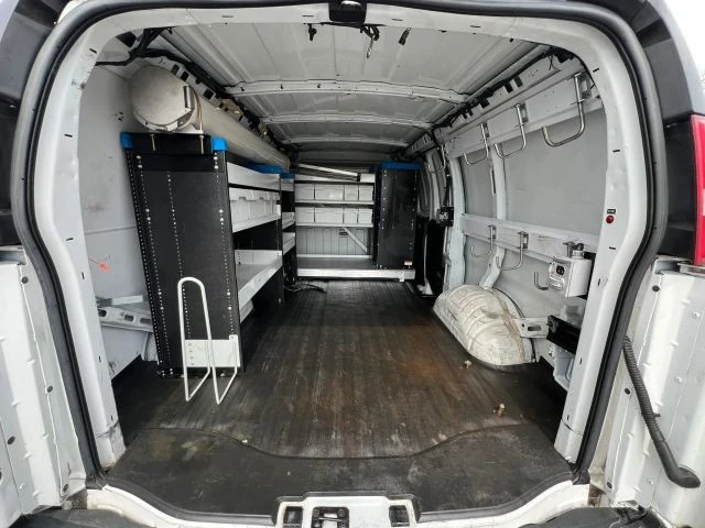 2015 Chevrolet Express - Image 13 of 14