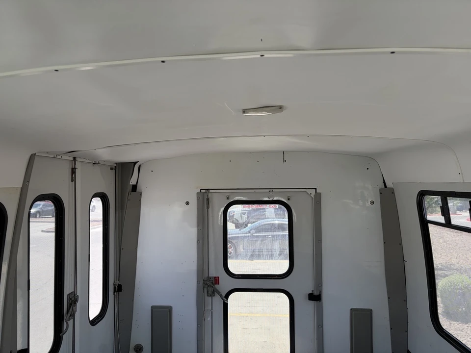 2015 Chevrolet Express - Image 8 of 9