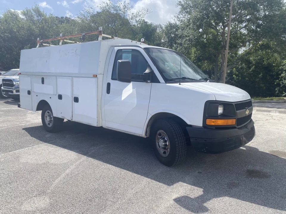 2015 Chevrolet Express - Image 4 of 21