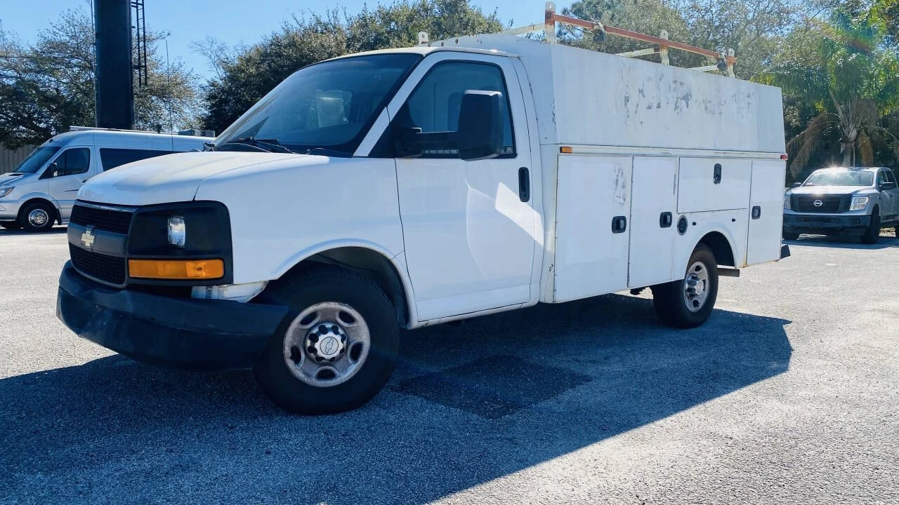 2015 Chevrolet Express - Image 19 of 21