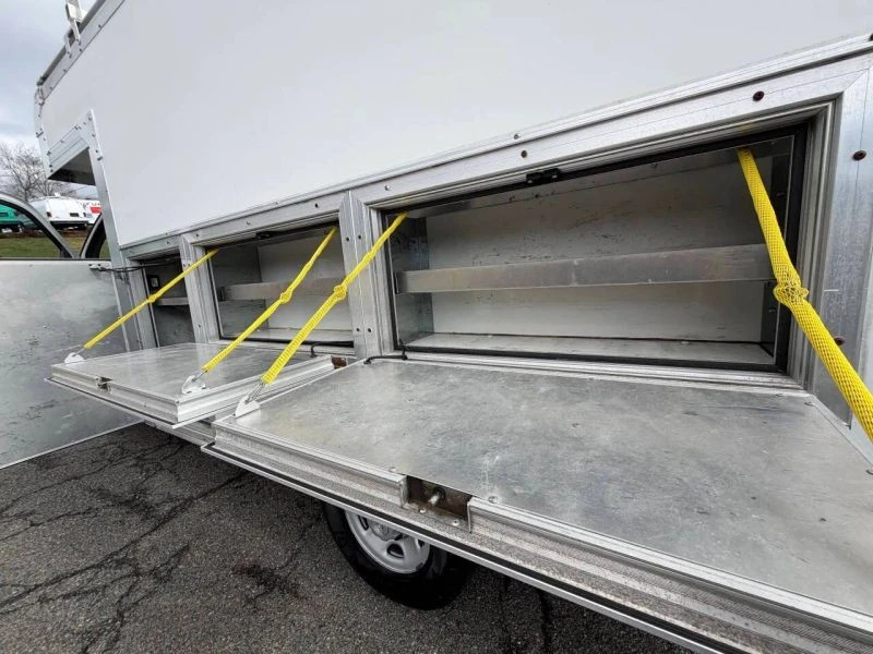 2015 Chevrolet Express - Image 10 of 12