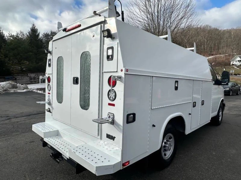2015 Chevrolet Express - Image 6 of 12