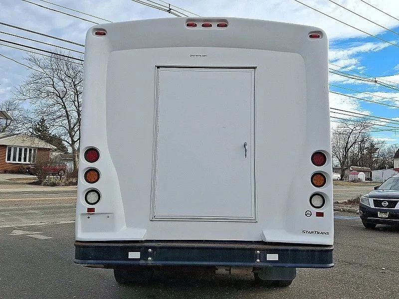 2015 Chevrolet Express - Image 5 of 12