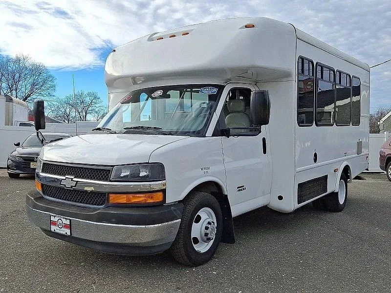 2015 Chevrolet Express - Image 3 of 12