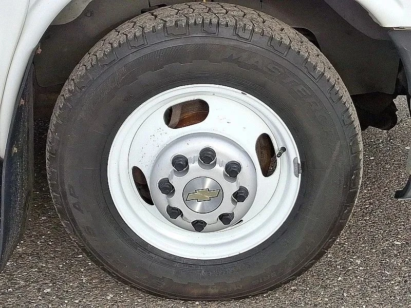 2015 Chevrolet Express - Image 9 of 12
