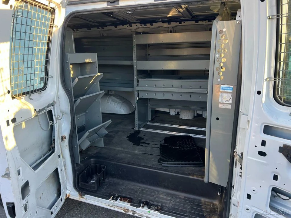 2015 Chevrolet Express - Image 18 of 21