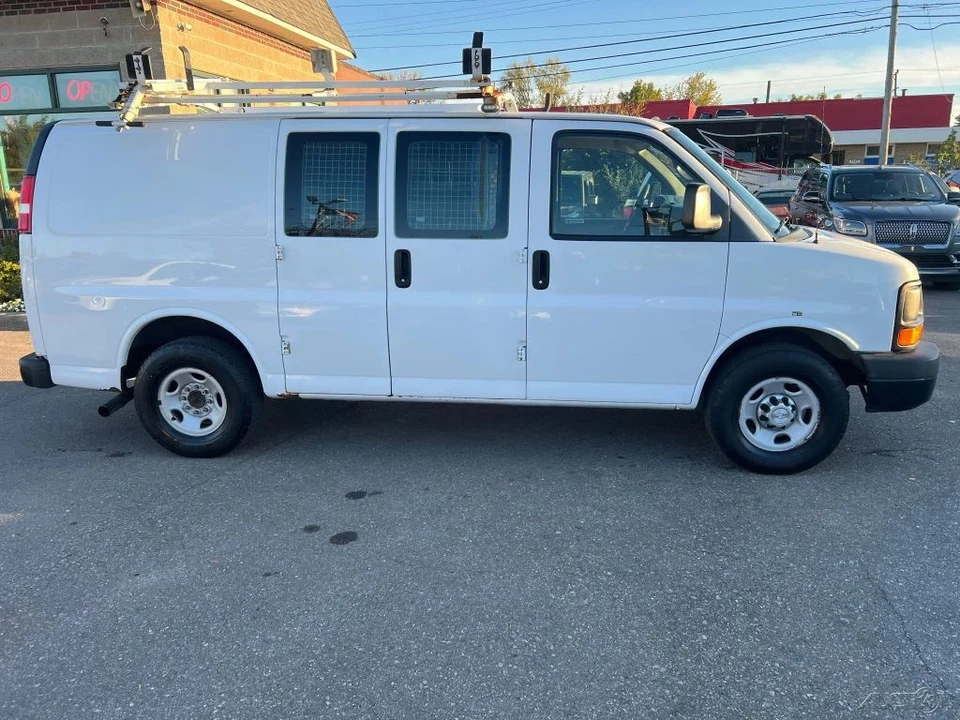 2015 Chevrolet Express - Image 6 of 12