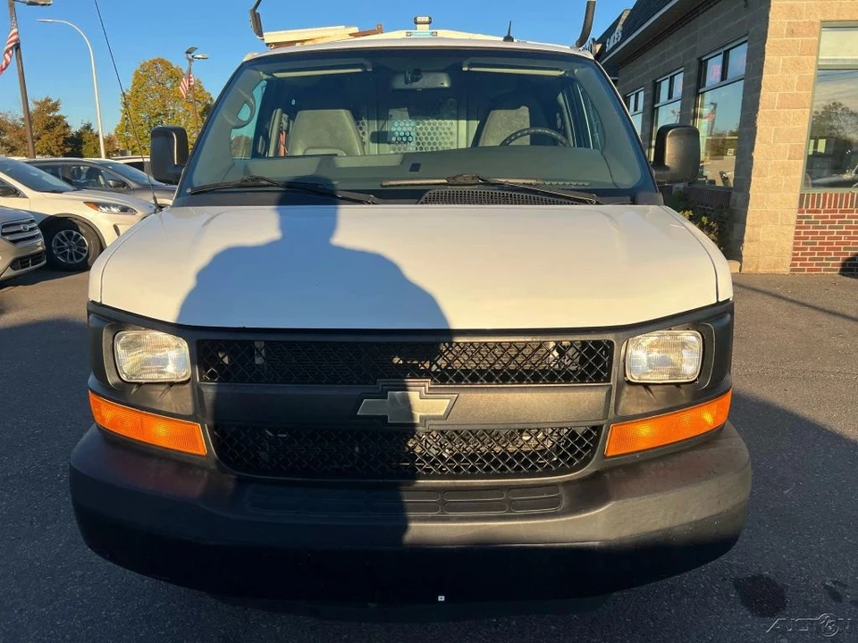 2015 Chevrolet Express - Image 8 of 12