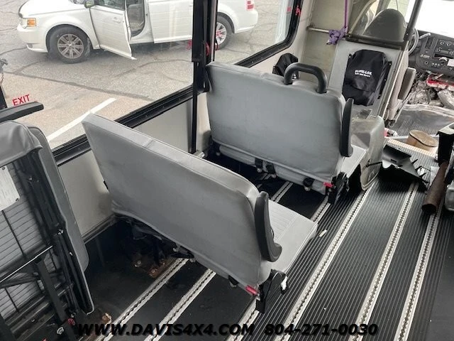 2015 Chevrolet Express - Image 11 of 12