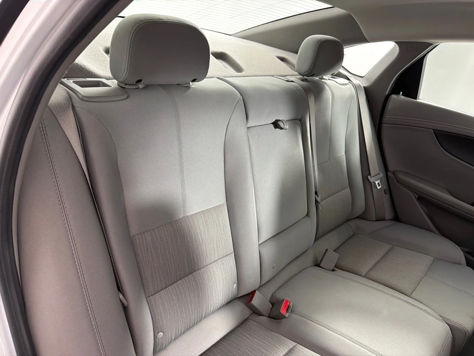 2015 Chevrolet Impala 9th Gen - Image 18 of 22