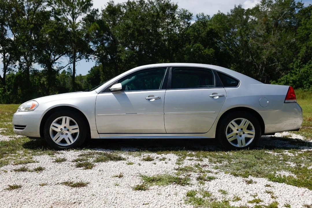 2015 Chevrolet Impala 9th Gen - Image 3 of 31