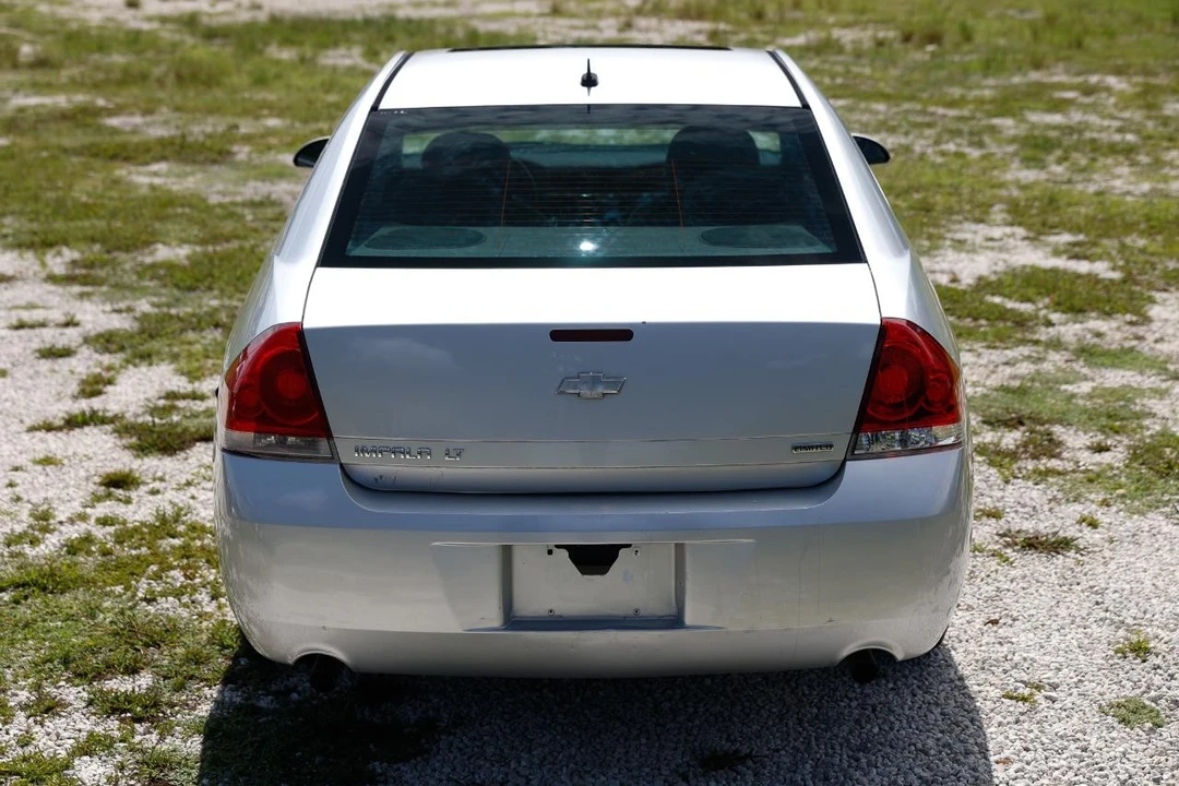 2015 Chevrolet Impala 9th Gen - Image 9 of 31