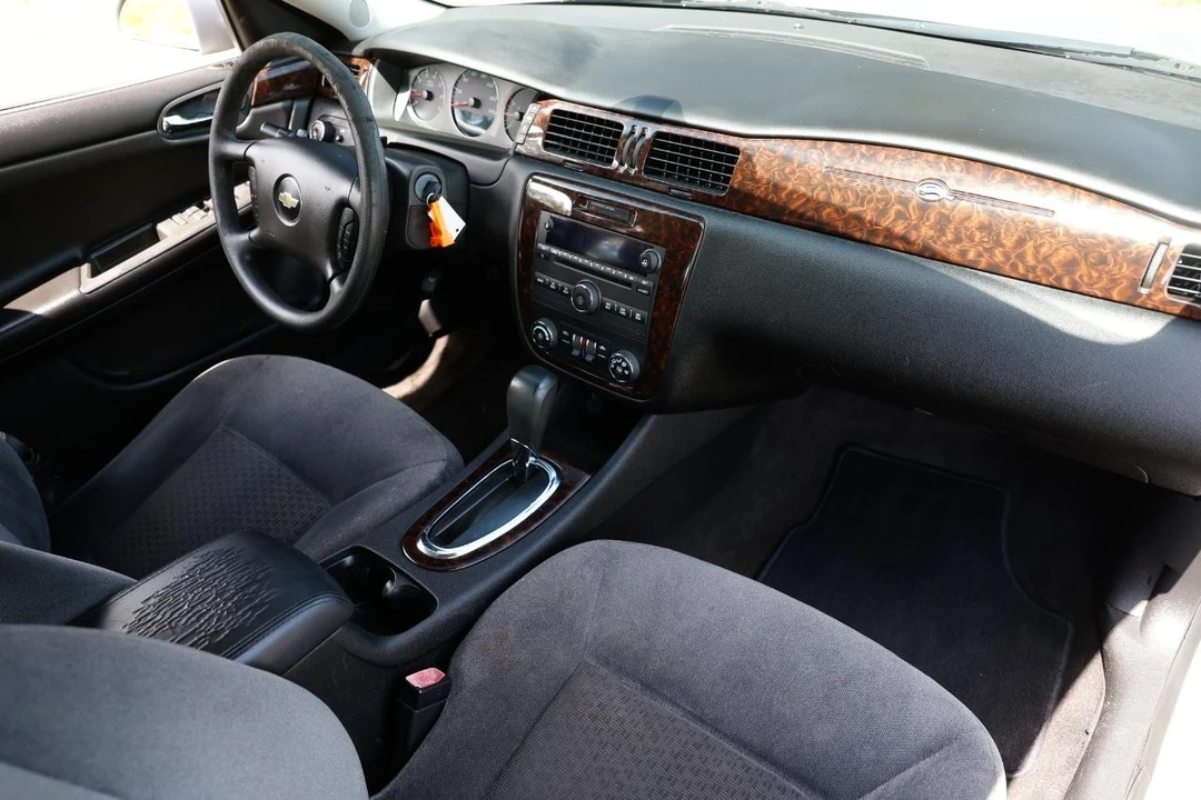 2015 Chevrolet Impala 9th Gen - Image 16 of 31