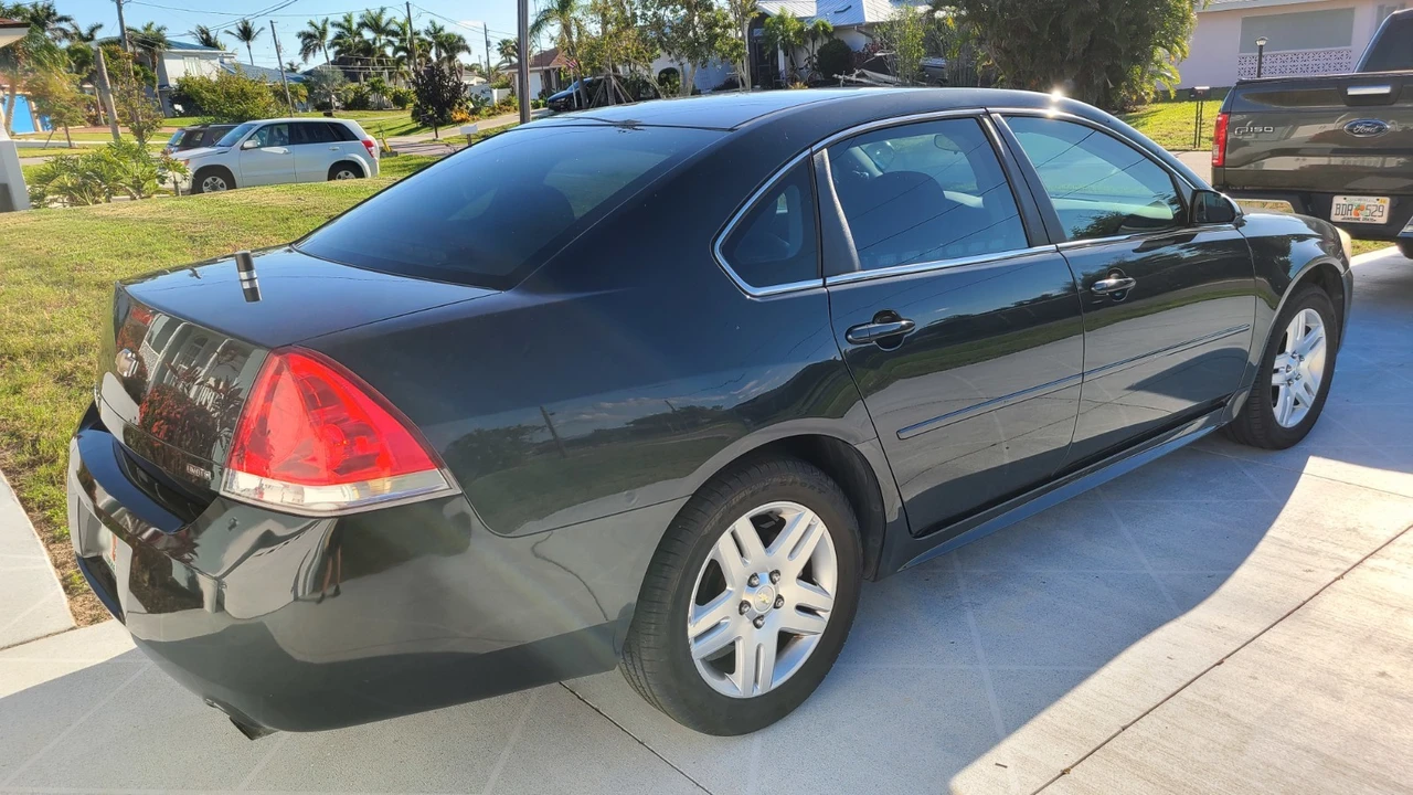 2015 Chevrolet Impala 10th Gen - Image 2 of 20
