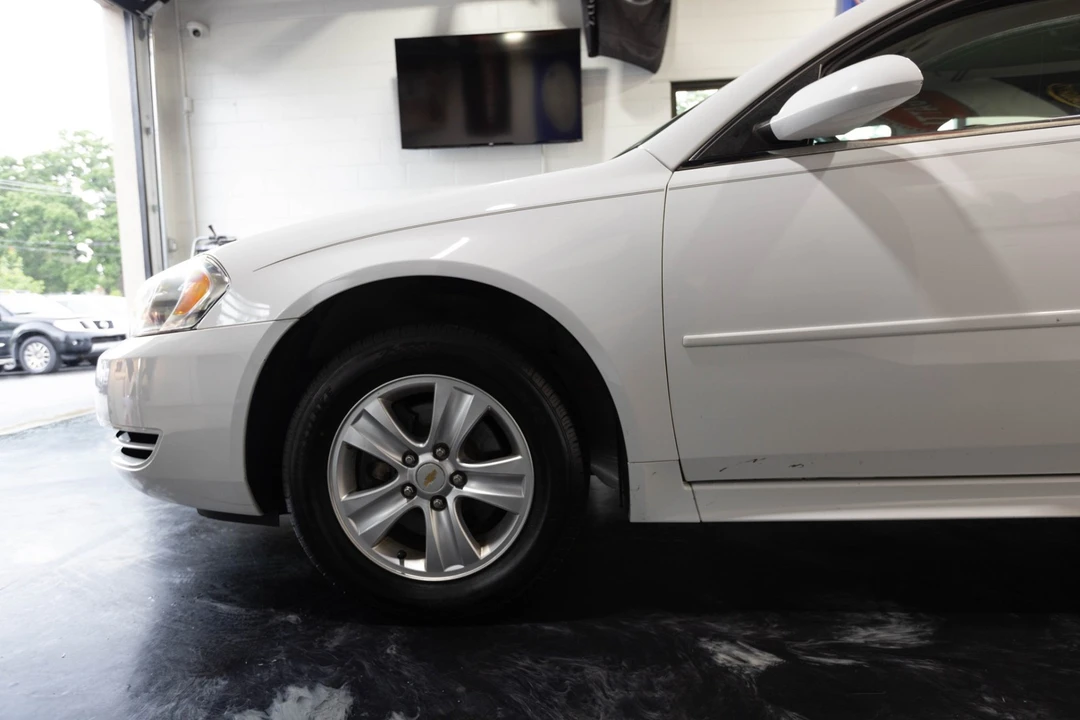 2015 Chevrolet Impala 9th Gen - Image 4 of 31