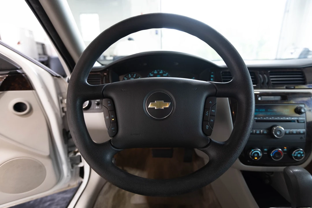 2015 Chevrolet Impala 9th Gen - Image 18 of 31