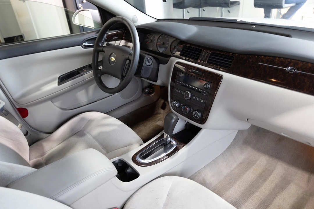 2015 Chevrolet Impala 9th Gen - Image 25 of 31