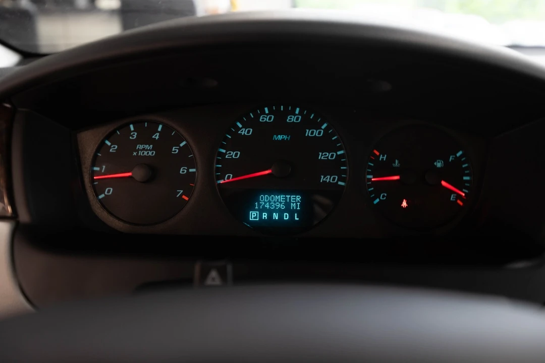 2015 Chevrolet Impala 9th Gen - Image 17 of 31