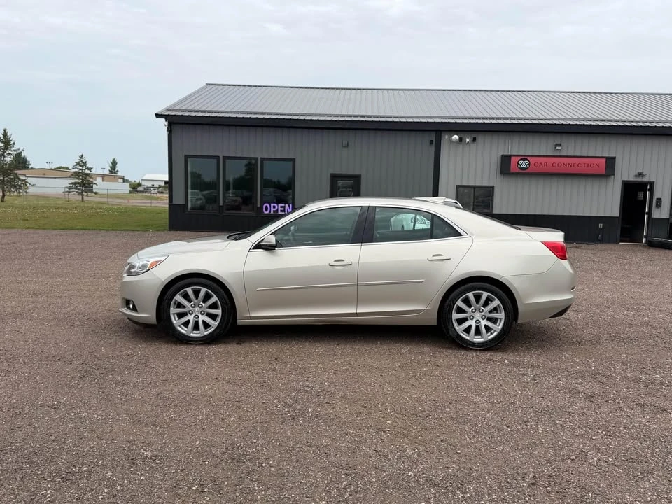 2015 Chevrolet Malibu - Image 2 of 17