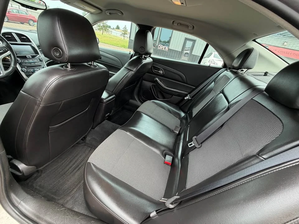 2015 Chevrolet Malibu - Image 11 of 17