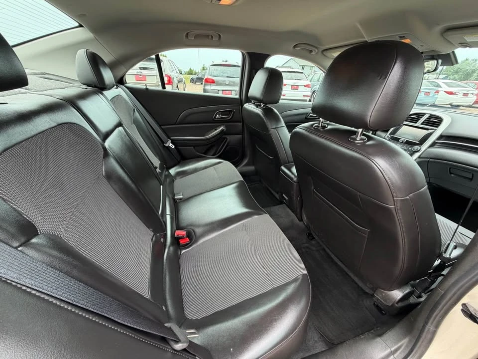 2015 Chevrolet Malibu - Image 13 of 17