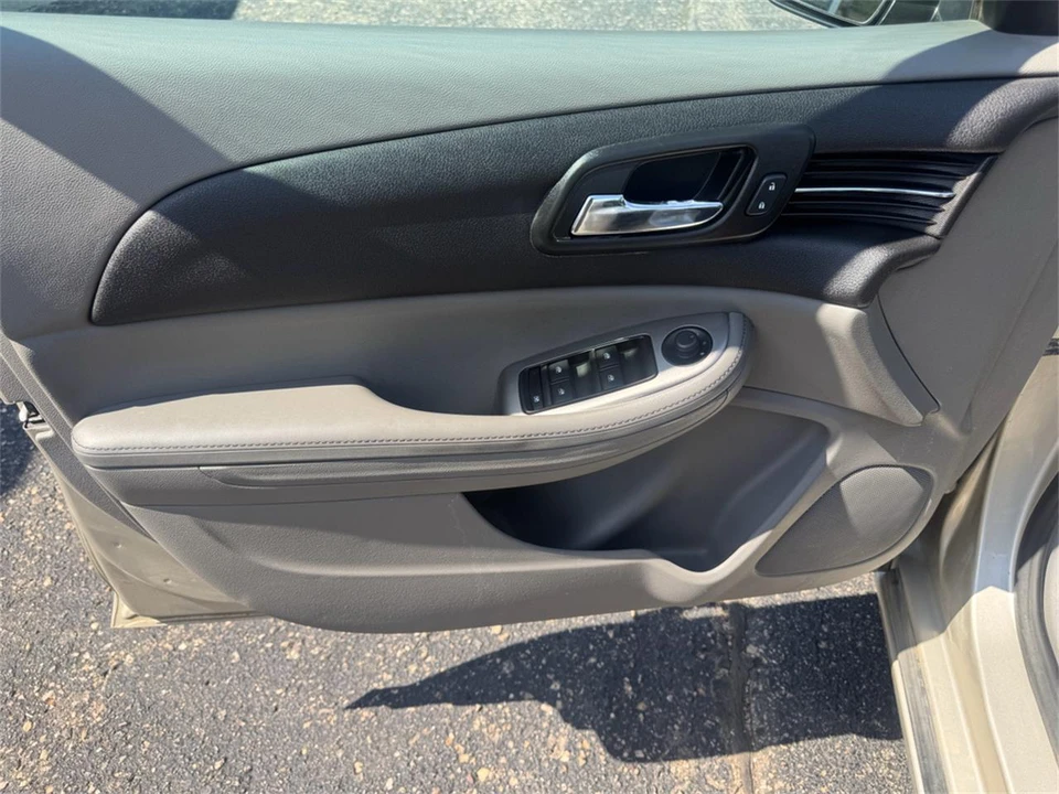 2015 Chevrolet Malibu - Image 14 of 31