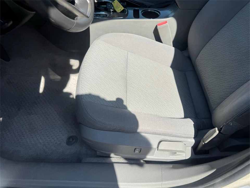 2015 Chevrolet Malibu - Image 16 of 31