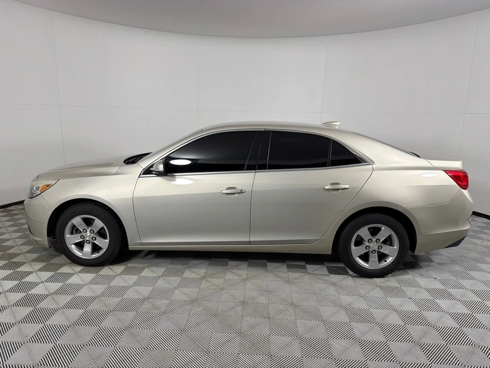 2015 Chevrolet Malibu - Image 8 of 12