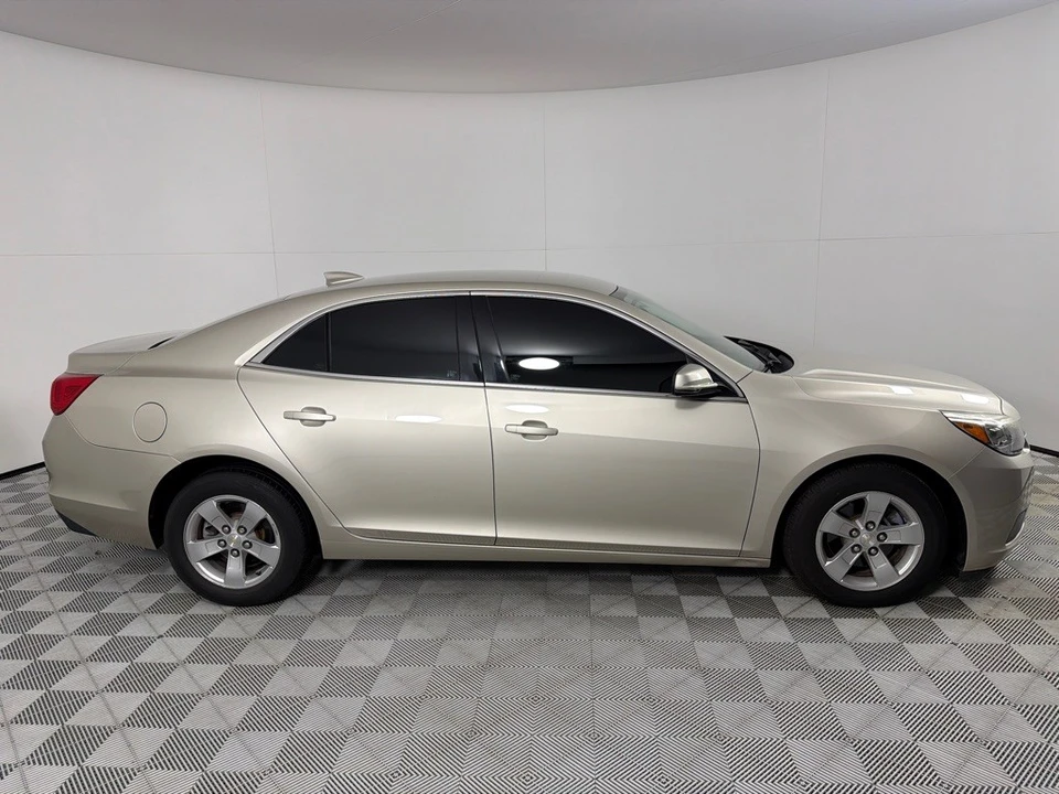 2015 Chevrolet Malibu - Image 4 of 12