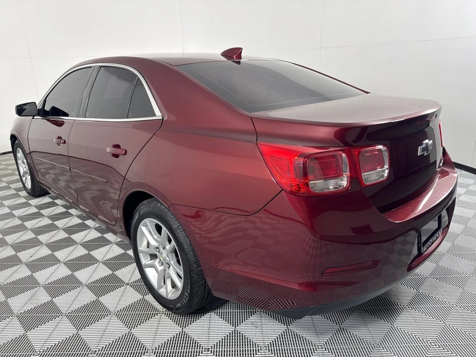 2015 Chevrolet Malibu - Image 8 of 12