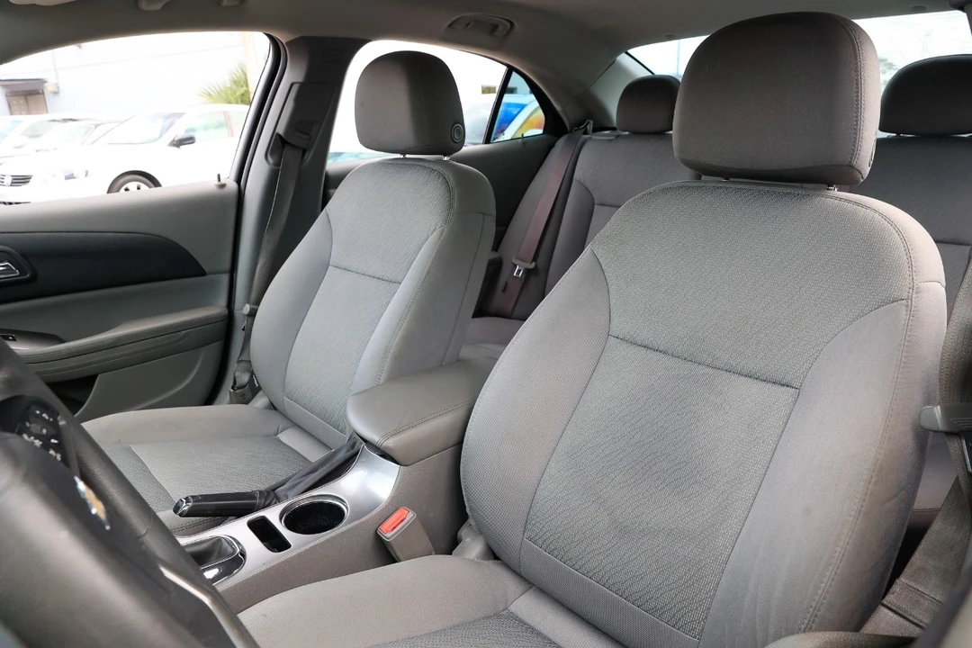 2015 Chevrolet Malibu - Image 6 of 12