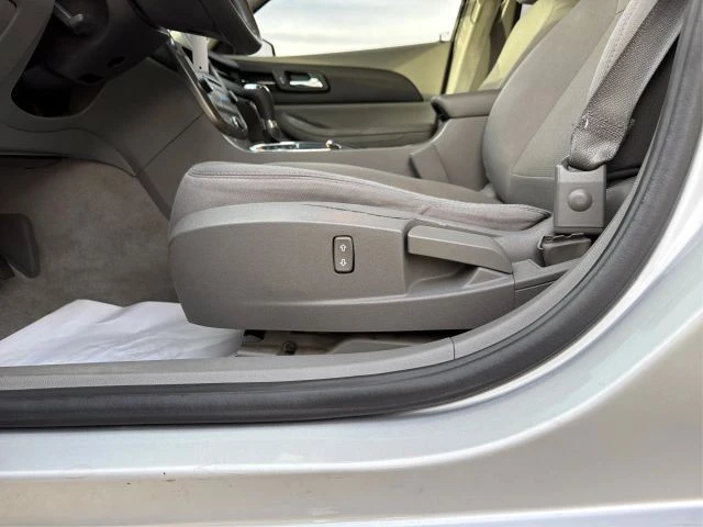 2015 Chevrolet Malibu - Image 19 of 21
