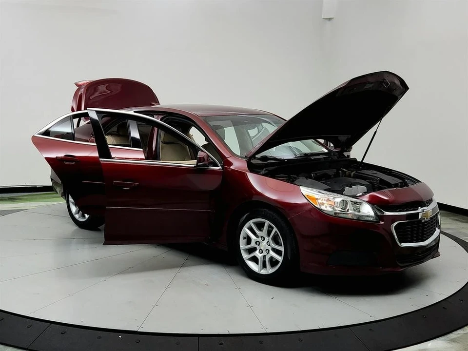 2015 Chevrolet Malibu - Image 8 of 12