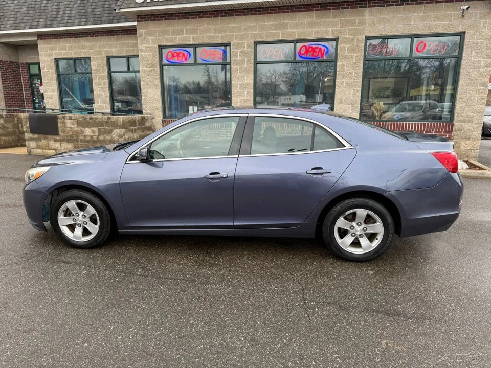 2015 Chevrolet Malibu - Image 8 of 12