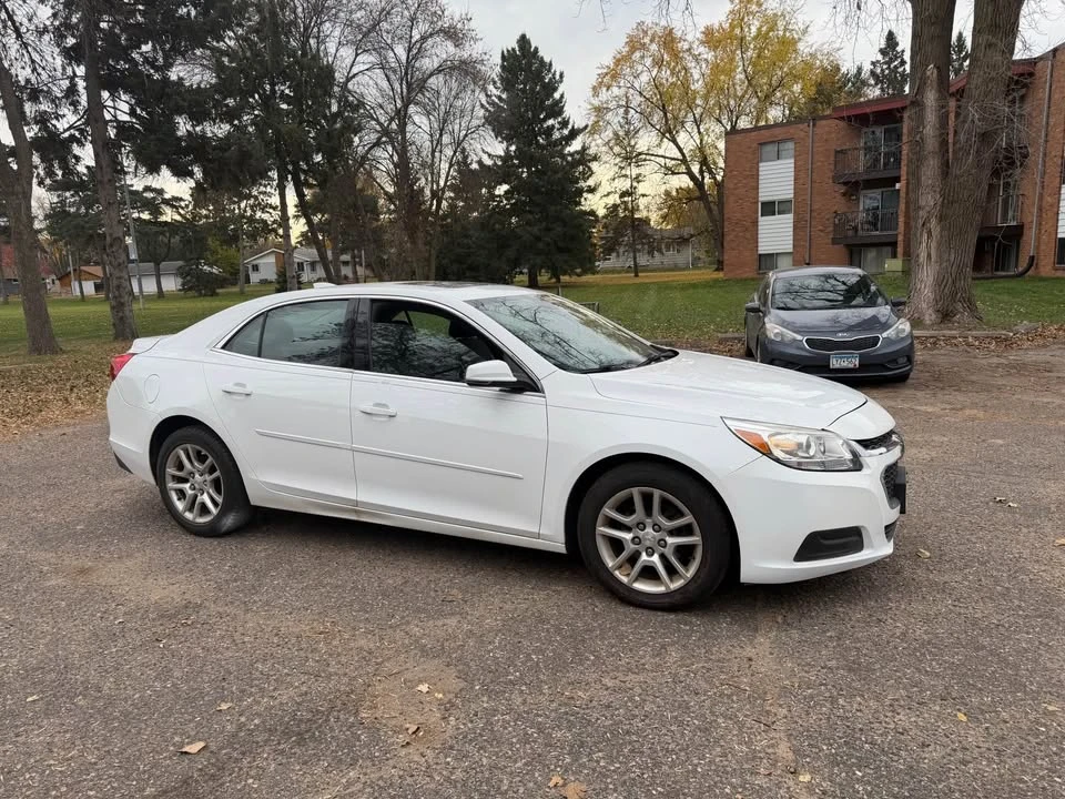 2015 Chevrolet Malibu - Image 2 of 8