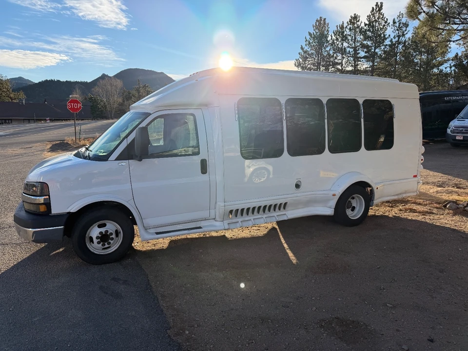 2015 Chevrolet Express - Image 4 of 11